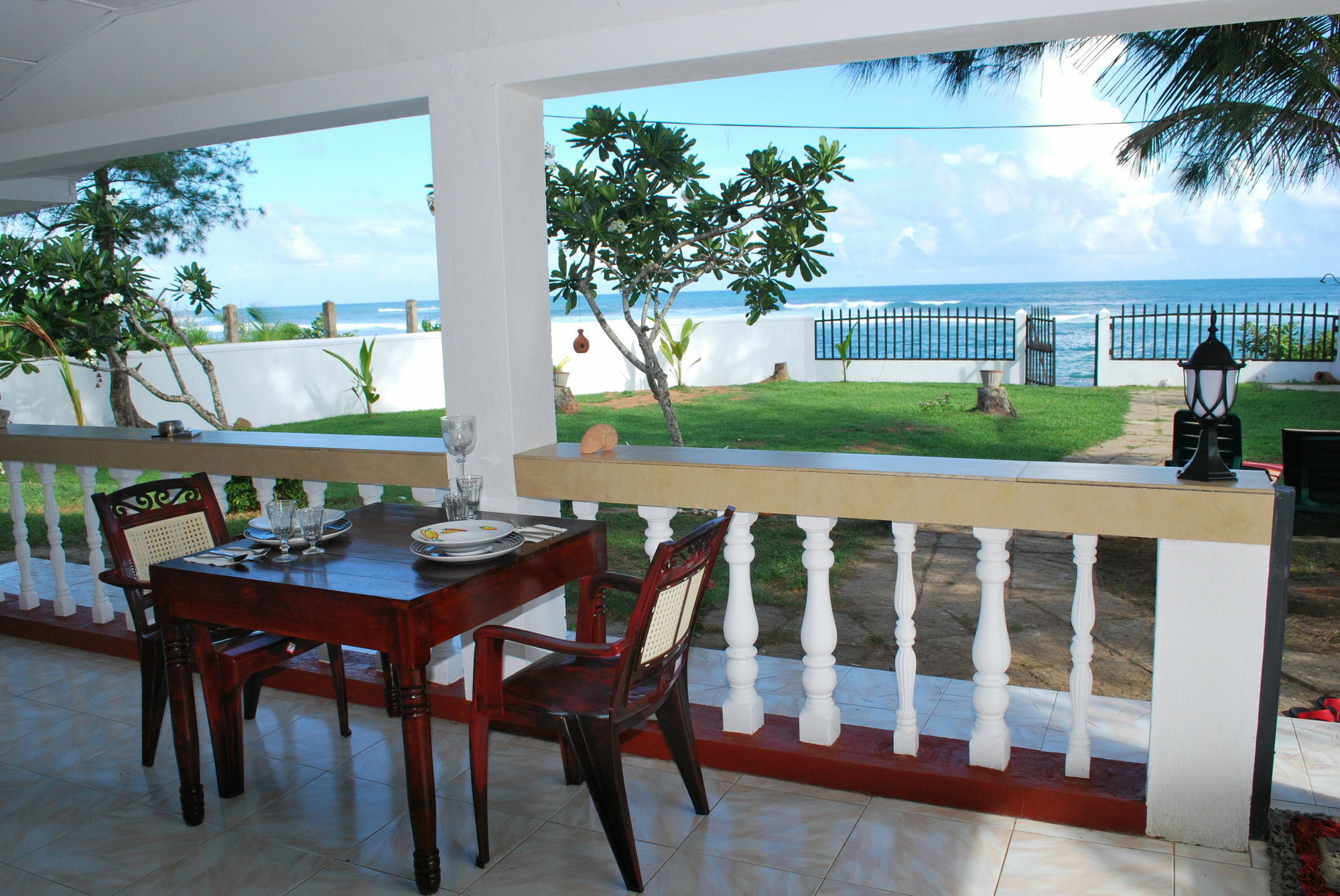 Beach House Mirissa Luaran gambar